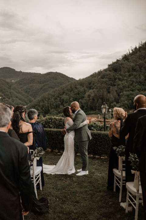 wedding in tuscany - destination wedding in tuscany - destination wedding photographer in tuscany - burlamacchi villas