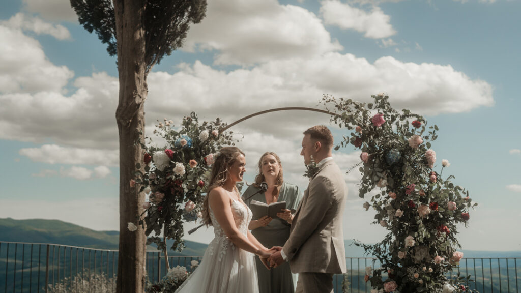 wedding at castello di titignano - wedding in umbria - destination wedding in umbria - wedding photographer in umbria - matrimonio in umbria - fotografo matrimonio in umbria